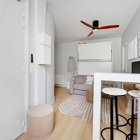 Pleasant - 2p - Near Tuileries Louvre Feriehus *
